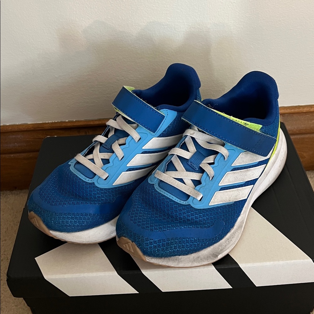 Boys Adidas Run Falcon 5 - size 1